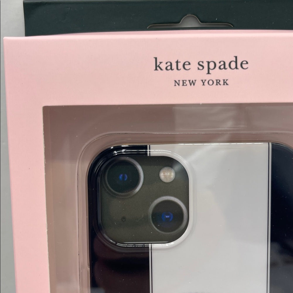 Kate Spade Phone Case for iPhone 13
NWT - Picture 11 of 16
